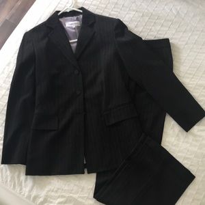 Calvin Klein woman suit